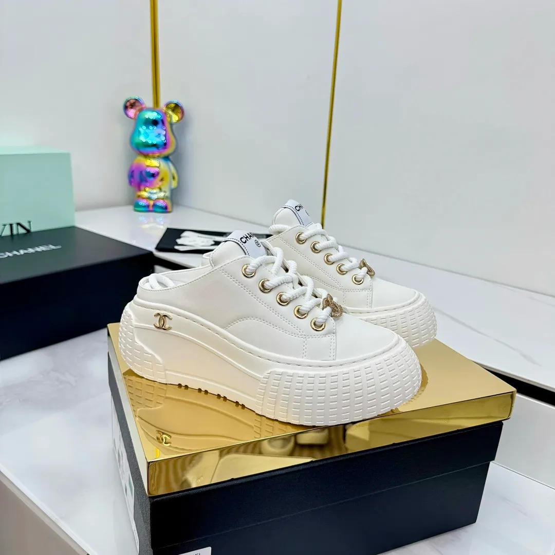 👟👟Ex-factory price 620👟👟 Chanel bread shoes ~ original calfskin panda shoes Chanel 25C latest hot style panda black and white sports shoes casual sneakers Xiaoxiang hot item classic black and white panda color coco girls must pay Fabric: original custom mixed sheepskin lining: original imported breathable mesh lining outsole: Original molded rubber + TPU combination Size: Women's 35-41 👉 👉 👉